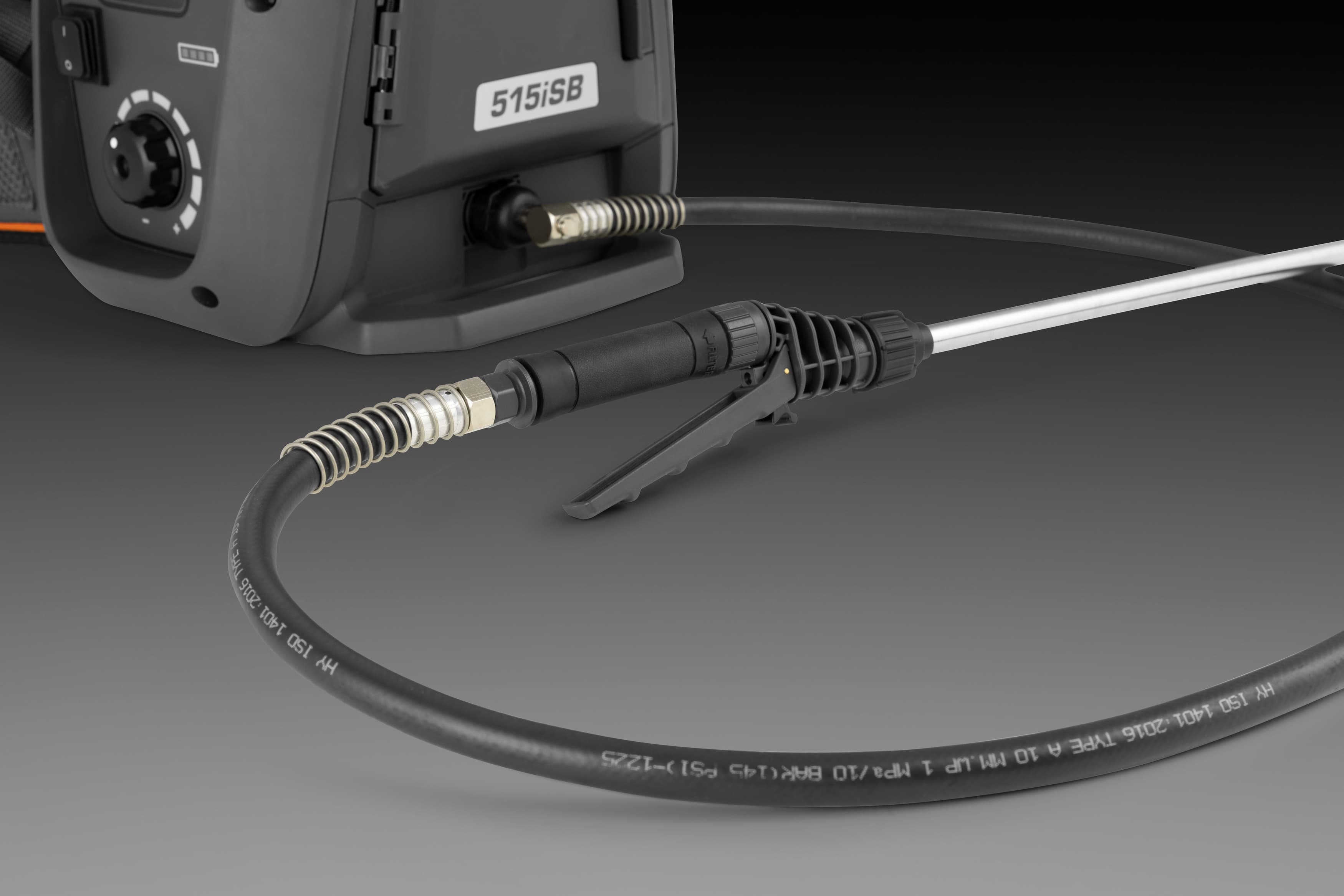 The durable hose design minimises the risk of kinks and withstands UV damage. image
